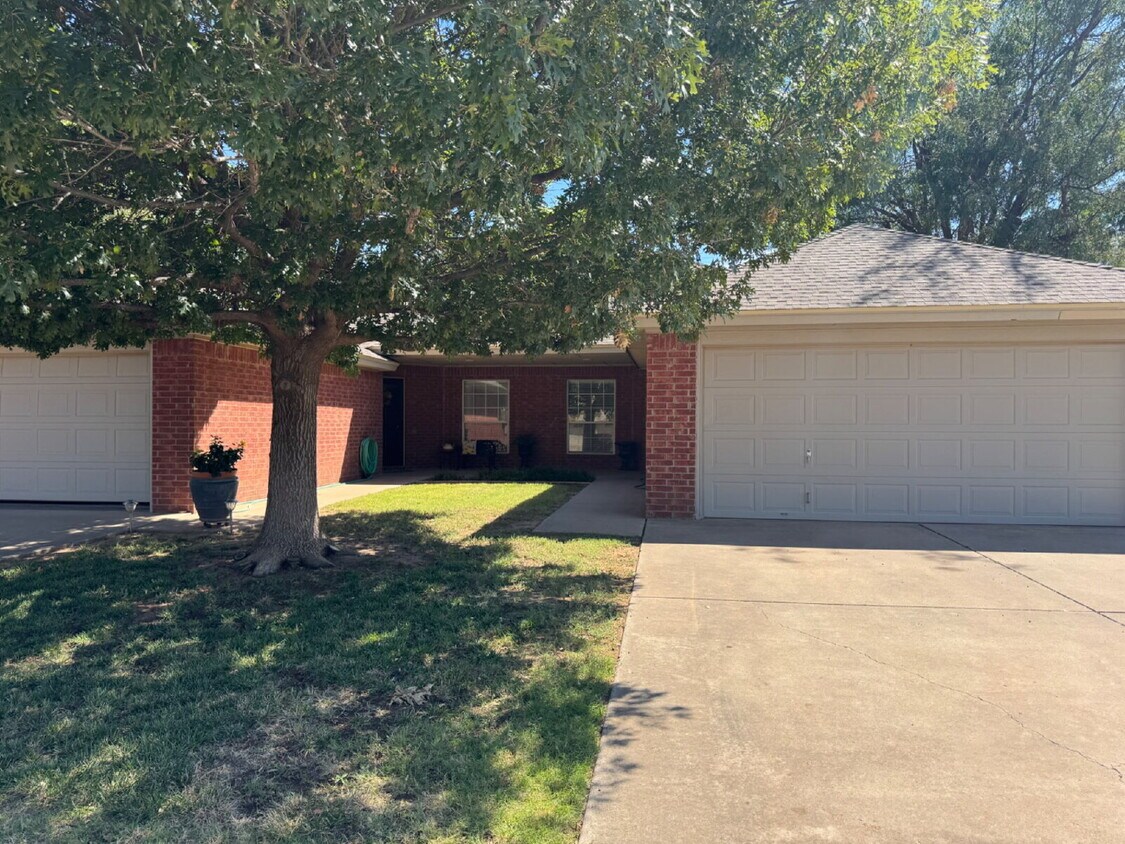 Foto principal - Beautifully remodeled 2/2/2 in very upscal...