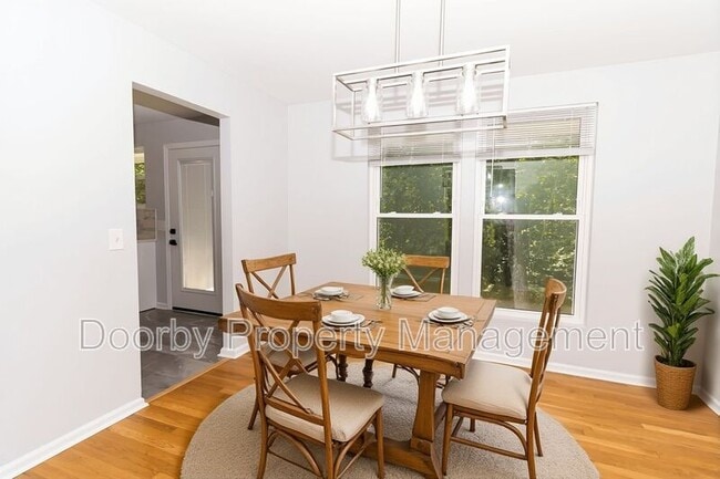 Foto del edificio - 1313 Timbercrest Ln