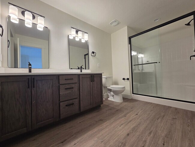 Foto del edificio - 4621 Highgarden Wy