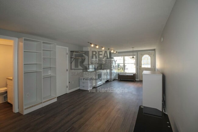 Building Photo - 93 Henry Law Ave