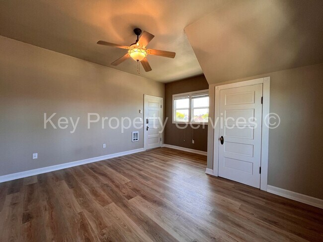 Foto del edificio - Charming One-Bedroom in Downtown Woodland