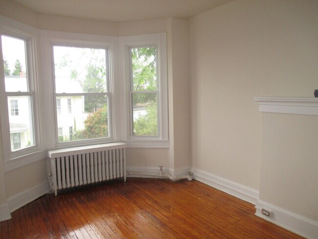 Foto del edificio - 1 Bedroom Apartment in Hampden