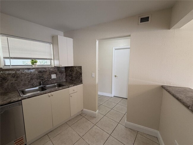 Building Photo - 4255 N University Dr