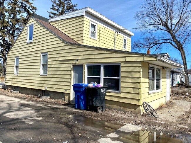 Foto del edificio - 916 12th Ave N