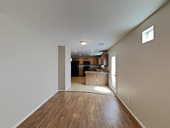 Building Photo - 2228 Boxer St