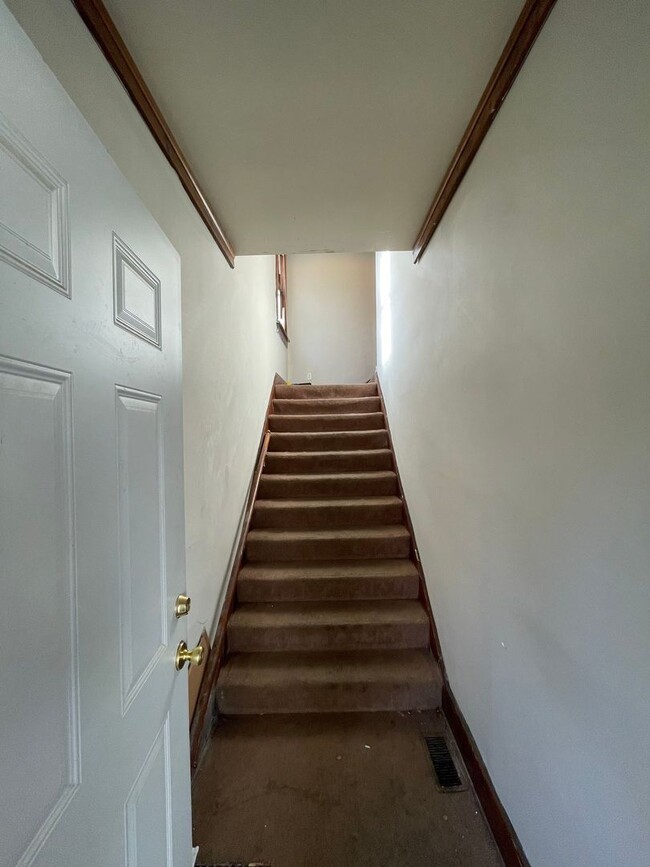 Building Photo - 1501 S Spring St