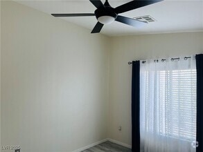 Building Photo - 1285 Large Cap Dr
