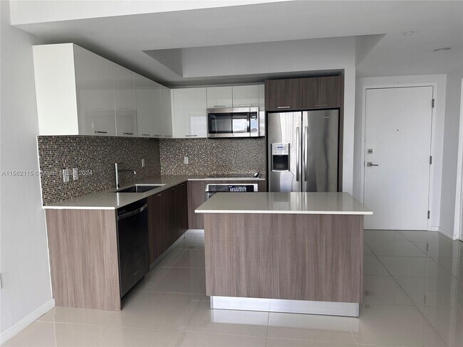 Foto del edificio - 5252 NW 85th Ave