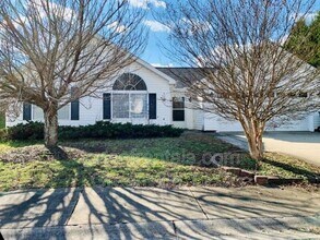 Building Photo - 204 Juniper Leaf Way