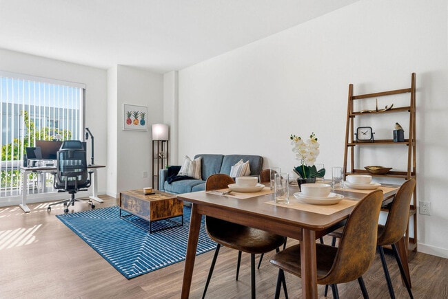 Building Photo - 1201 4th St