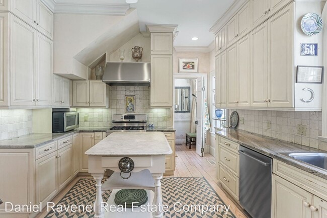 Building Photo - 3 br, 2.5 bath House - 58 Church St.
