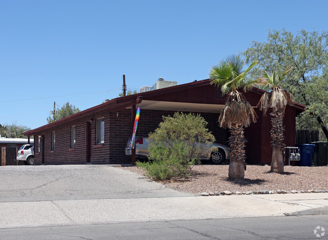 Building Photo - 2931-2953 N Palo Verde Ave