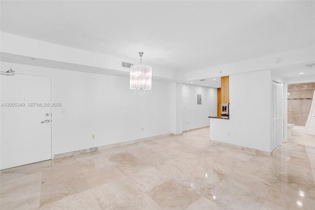 Foto del edificio - 7501 E Treasure Dr