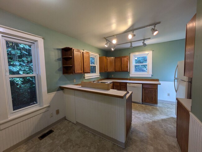 Foto del edificio - 6 Bedroom House in the York Neighborhood