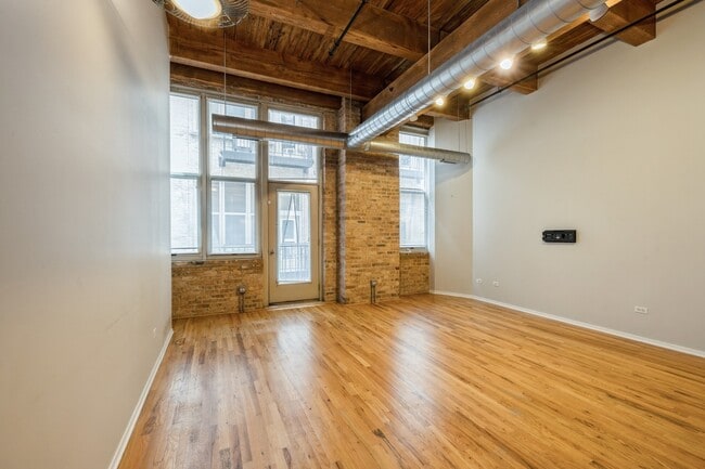 Building Photo - 1500 W Monroe St