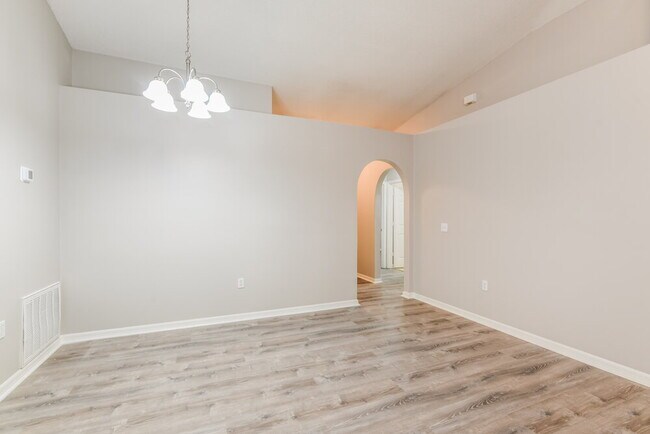 Foto del edificio - 1117 Windy Bluff Dr