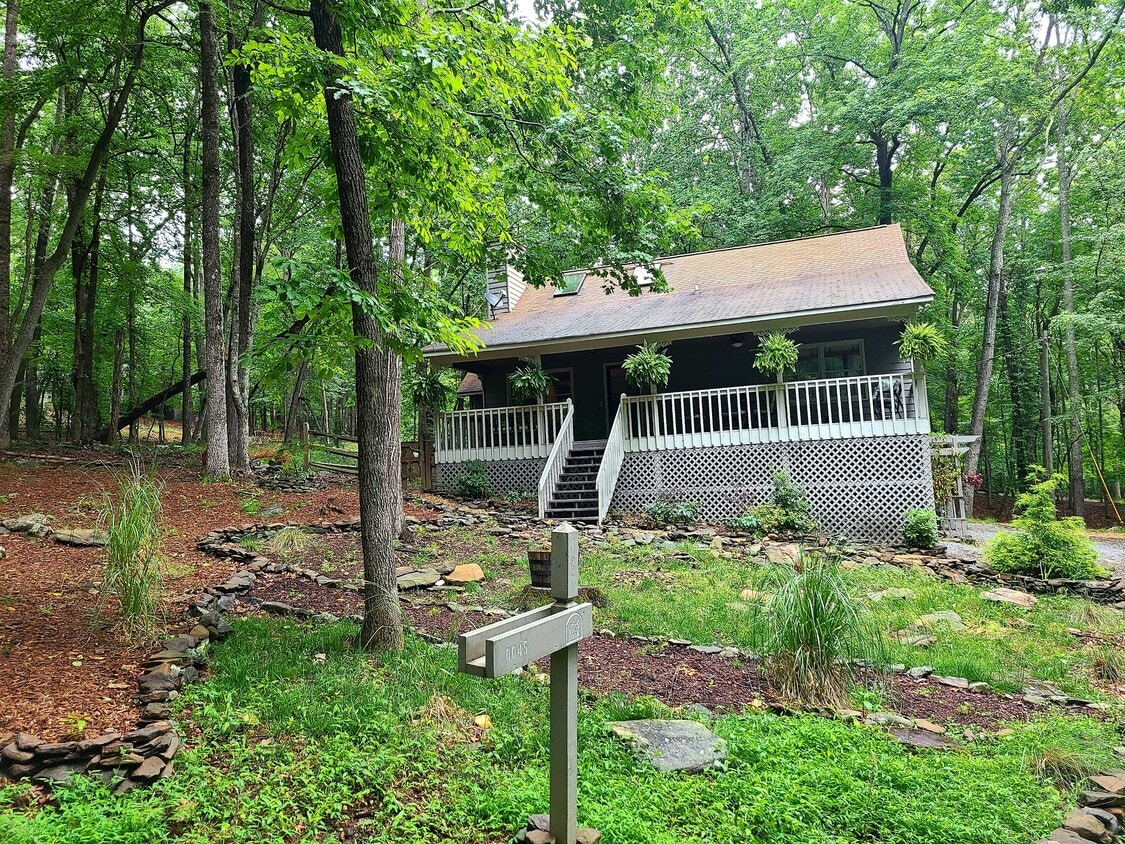 Primary Photo - 120 Rocky Stream Ct