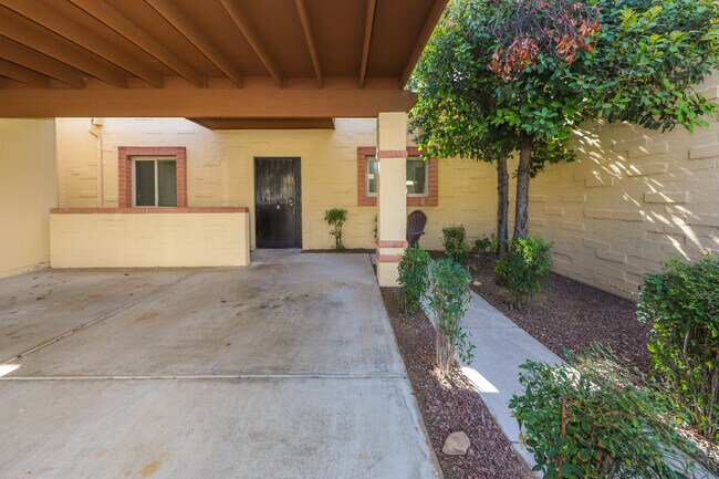 Building Photo - 8178 E Rivenoak Cir