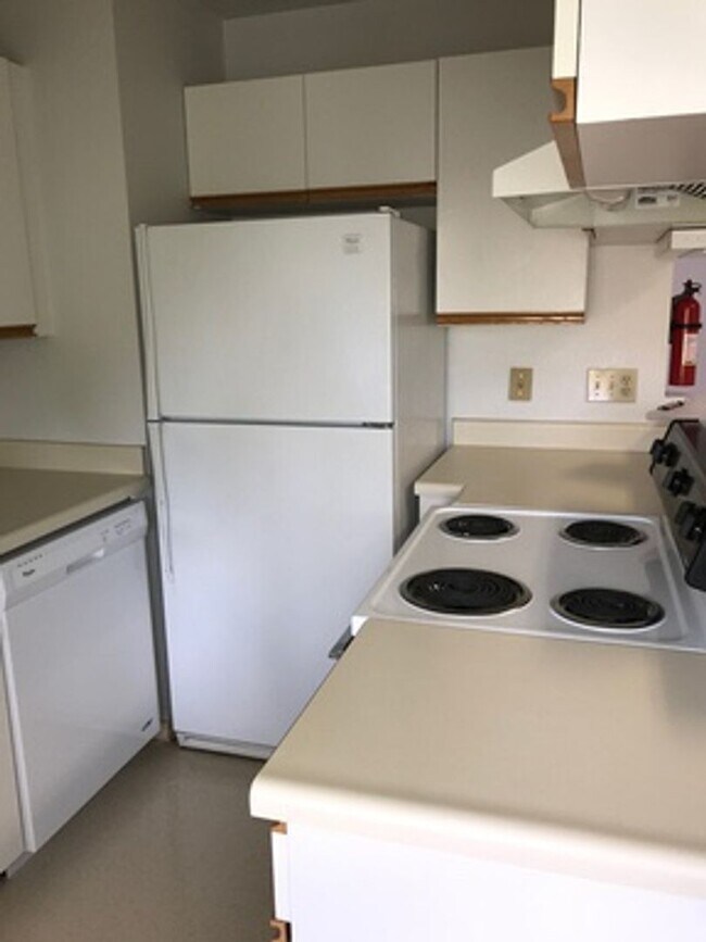 Building Photo - 2 BD | 1 BA Nestled on a Cul-De-Sac