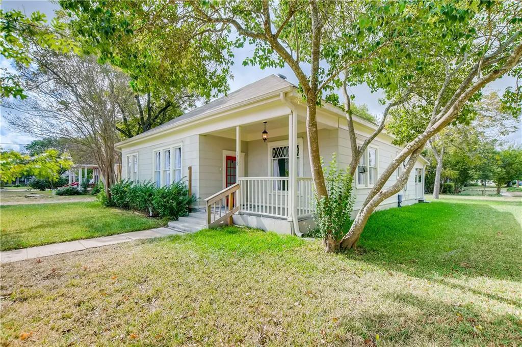 Foto principal - 1319 Davis St