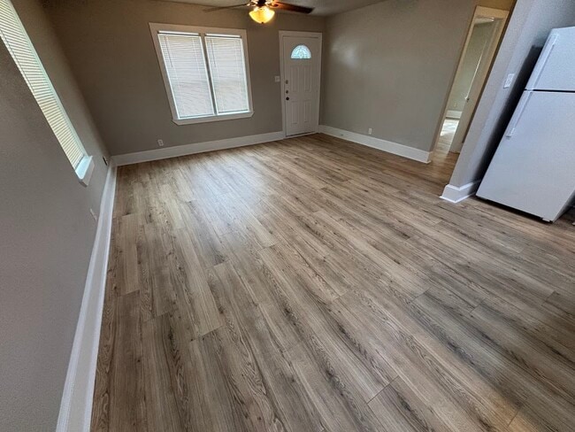 Building Photo - 505 Fort Clark Dr