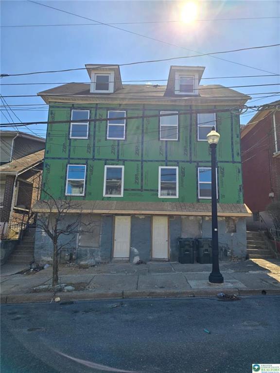 Foto principal - 1288 E 4th St