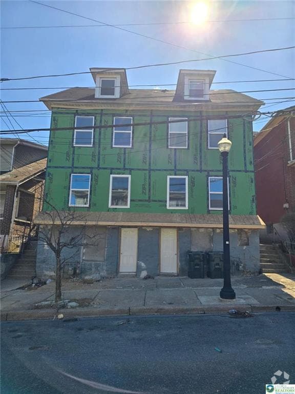 Building Photo - 1288 E 4th St