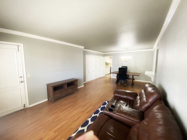 Foto del edificio - 2 BD/1.5 BATH MOVE IN NOVEMBER MINUTES FROM MCNAY ART MUSEUM!