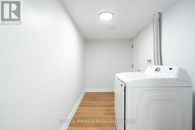 Building Photo - 21 Willson Dr