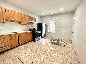 Building Photo - 22 Humphreys St