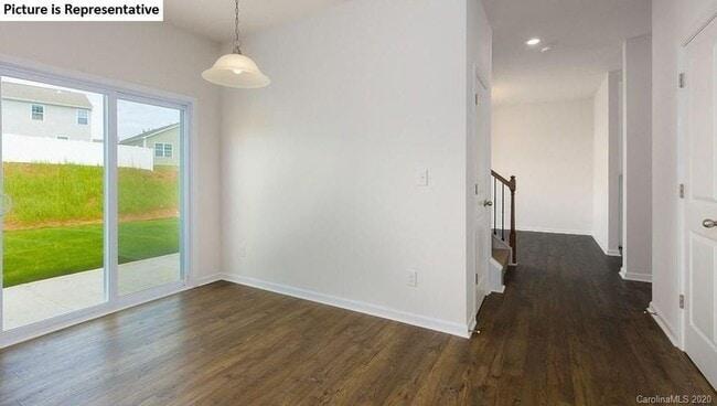 Building Photo - 154 Calderdale Ln
