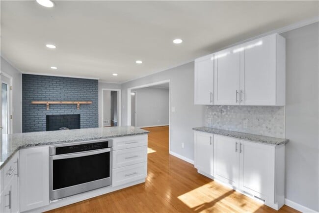 Building Photo - 2301 Echo Hills Cir NE