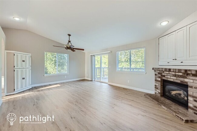 Foto del edificio - 1214 194th St Ct E