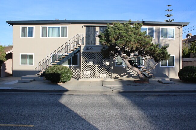 Building Photo - 2510 Vail Ave