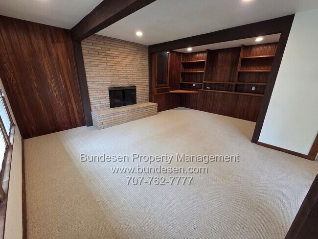Foto del edificio - Beautifully remodeled 3+Bedrooms, 3 bath home ~628 Canyon Road, Novato