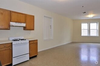 Building Photo - 203 Academy St