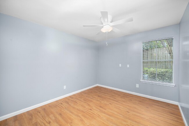 Building Photo - 6415 S Lake Houston Pkwy