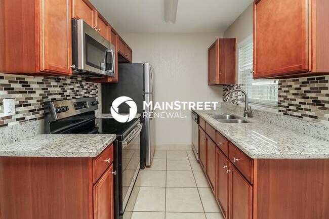 Building Photo - 3 Bedroom Pet-Friendly Home in Altamonte S...