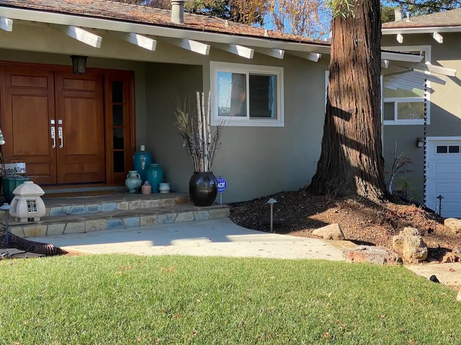 Building Photo - 880 Lockhaven Ct