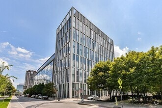 Building Photo - 2 Earhart St