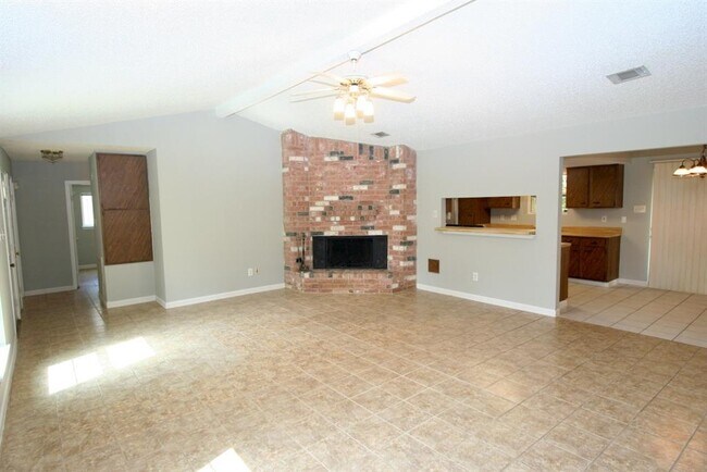 Building Photo - 20117 Misty Pines Dr