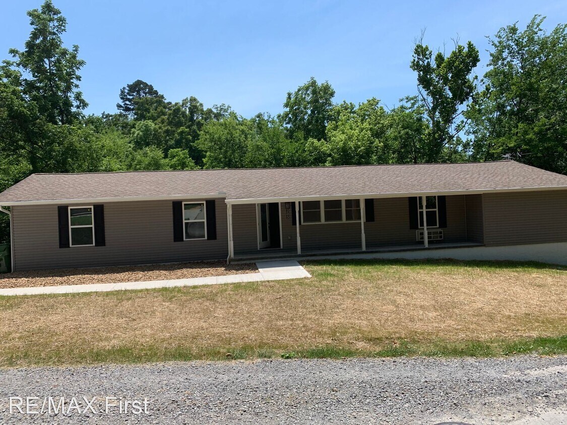 Primary Photo - 1 br, 1 bath House - 203 Tipton Lane