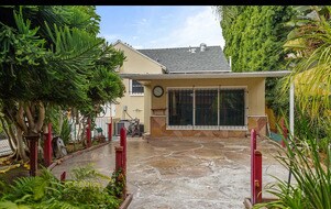 Primary Photo - 2044 Parnell Ave