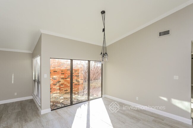 Building Photo - 4448 Boston Dr