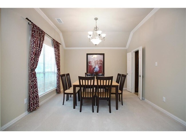 Building Photo - 1354 Dodgeton Dr