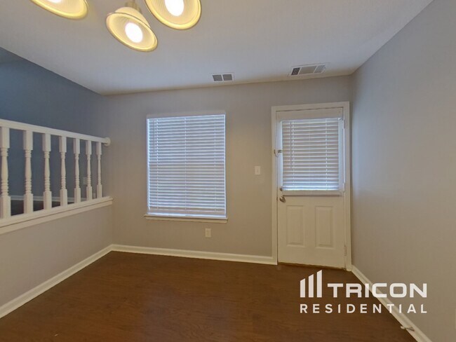 Foto del edificio - 3539 Oak Leaf Ct