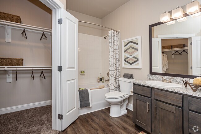 2BR, 2BA - 1,043SF - Atlas At Legacy2020