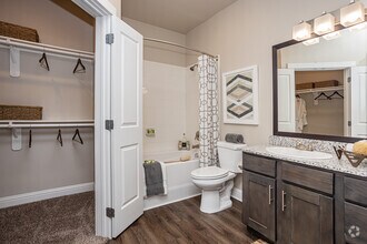 2BR, 2BA - 1,043SF - Atlas At Legacy2020