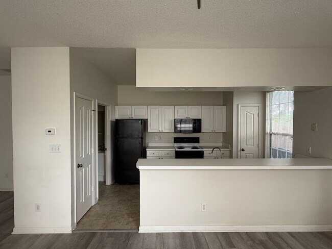 Foto del edificio - Condo Townhouse in Castleton Camden Village