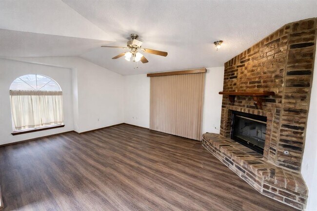 Foto del edificio - 2138 Lonnie Ln